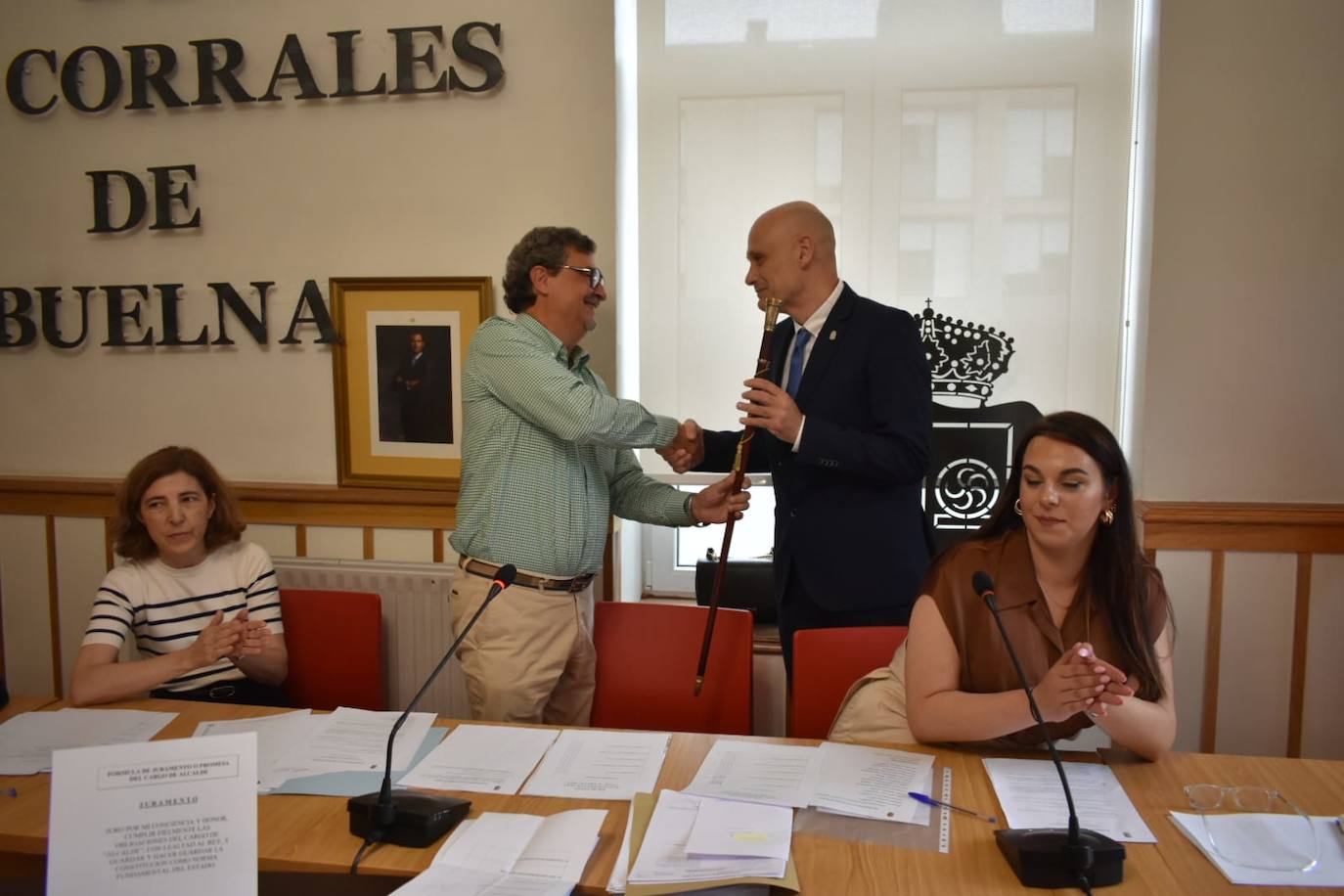 En Los Corrales de Buelna no hubo sorpresas y Julio Arranz Ochoa es ya el nuevo alcalde popular de la localidad con el apoyo de los concejales regionalistas