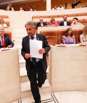 Imagen secundaria 2 - El PP toma el control del Parlamento con ayuda de Vox frente a la resistencia de PRC y PSOE