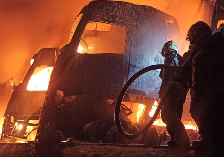 Imagen principal - Actuaciones de los Bomberos de Santander durante este 2023