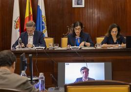 La mesa presidencial, con César Díaz, Gema Igual y Margarita Rojo