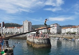 Las cucañas son uno de los atractivos más tradicionales de las fiestas castreñas