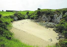 Playa de Gulpiyuri.