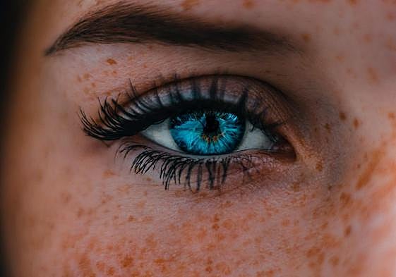 Las máscaras de pestañas 'tubing' arrasan entre las 'beauty addicts' en TikTok e Instagram.