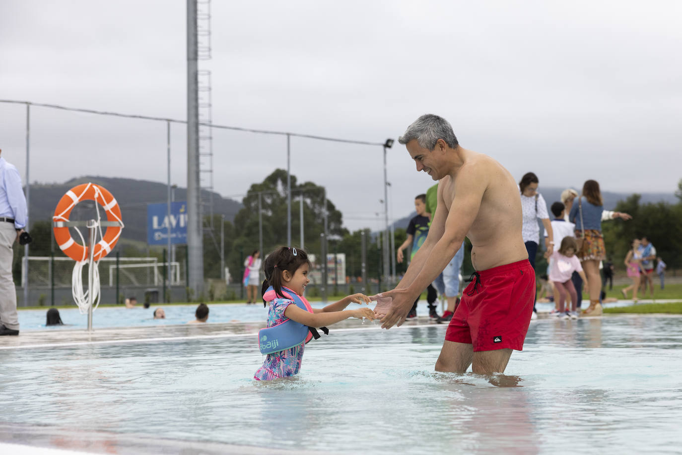 El vicepresidente regional fue uno de los que se animó a meterse al agua.