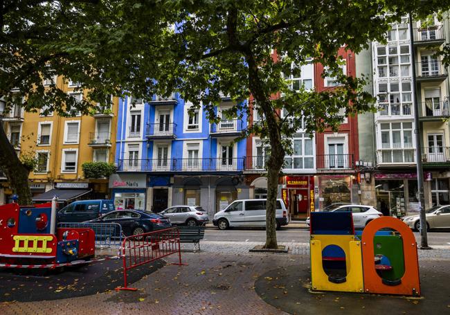 La calle Vargas es otra de las zonas con edificios coloridos.