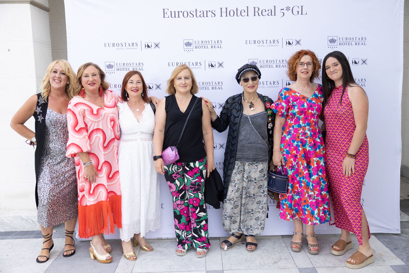 Lorena Madazo, Sol Santamaría, María Jesús Aparicio, Isabel Pérez, Josefina Coterillo, Jasmina Flores y Luna Mier, 