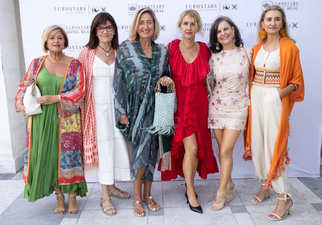 Nieves Fernández, Rosana García, Victoria Herreros, Chusa Vallejo, Mariluz Cruz y Beatriz López.