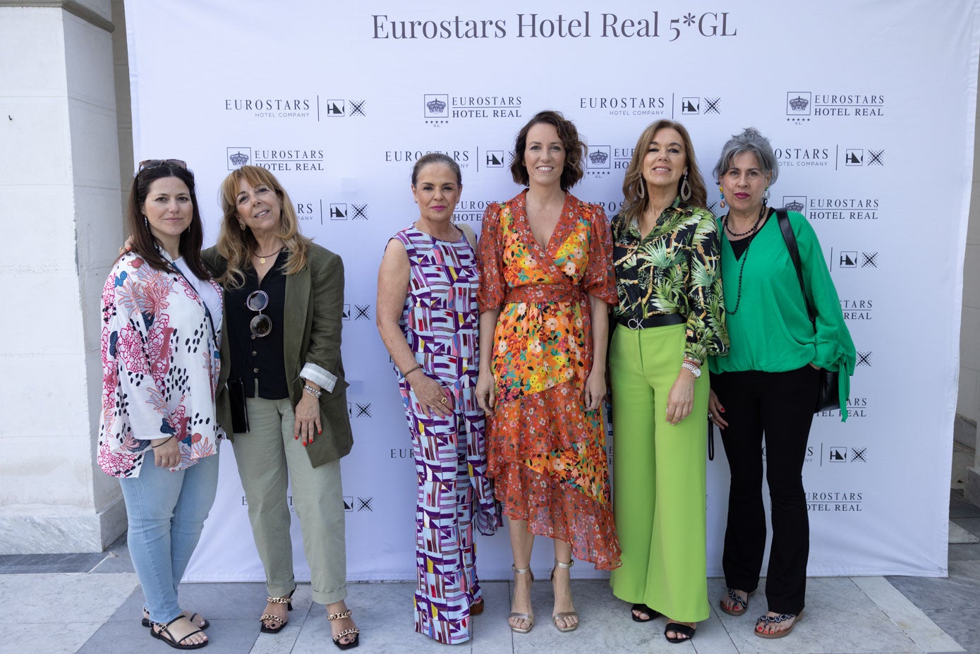 Ana María Álvarez, María Eugenia Barrio, Pilar Abascal, Elisa Álvarez, Mercedes Piedra y Amor Pérez.