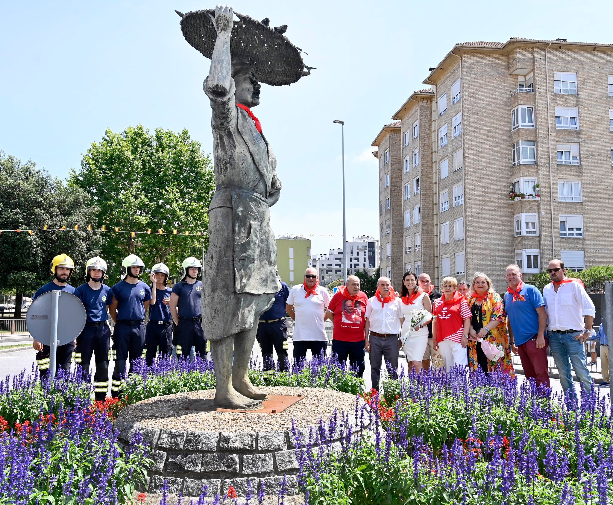 La Sardinera de Tetuán ya luce el pañueluco de San Fermín.