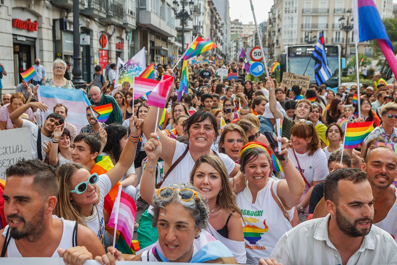 La manifestación ha terminado sobre las 19.20 horas a la altura de Correos.