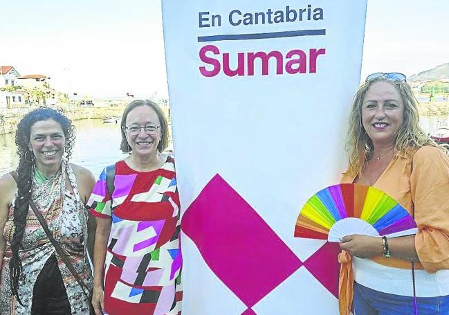 Sumar. De fiesta en Castro. Mónica Rodero, Mercedes Boix y Carmen Martín se sumaron a los festejos del Coso Blanco. El lunes tendrán allí mismo, en Castro, una «reunión ciudadana de escucha».