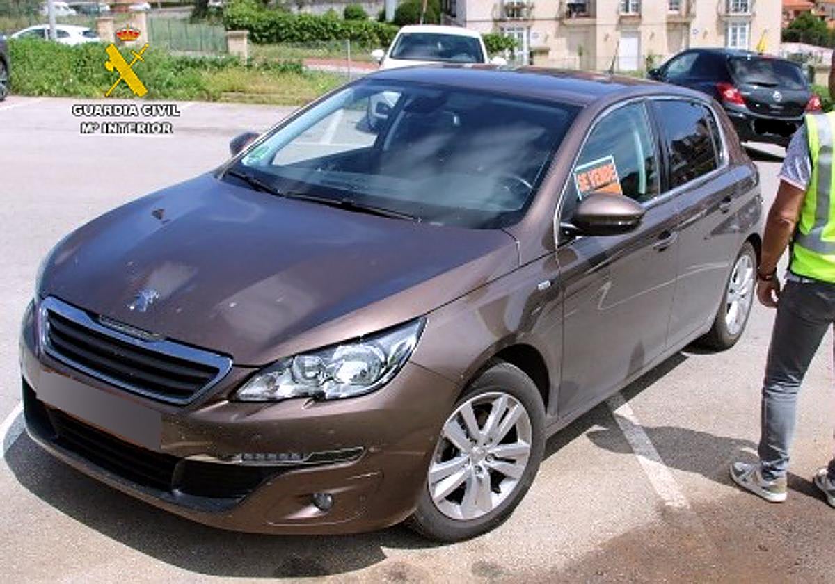 El vehículo que fue robado en Fuenlabrada a finales del año pasado y vendido meses después en Reinosa.