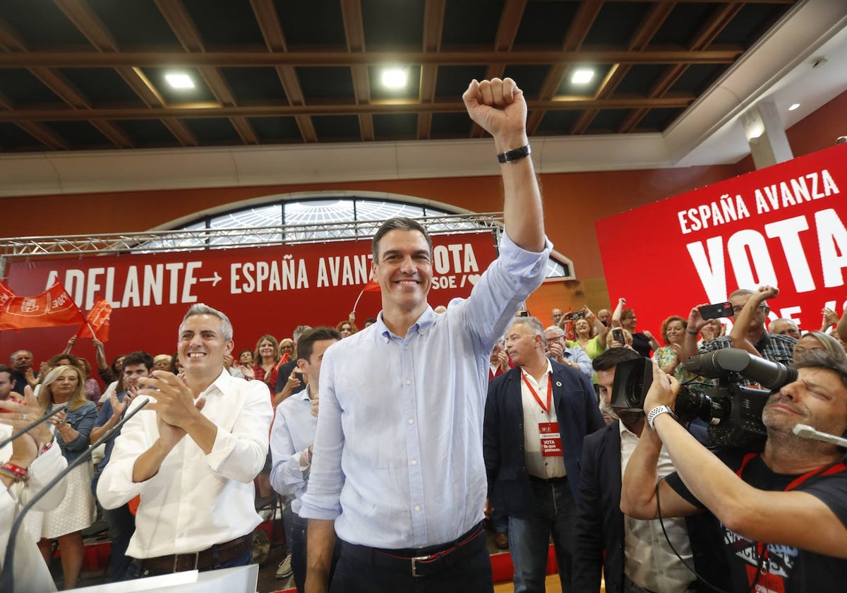 Sánchez hace campaña en Santander