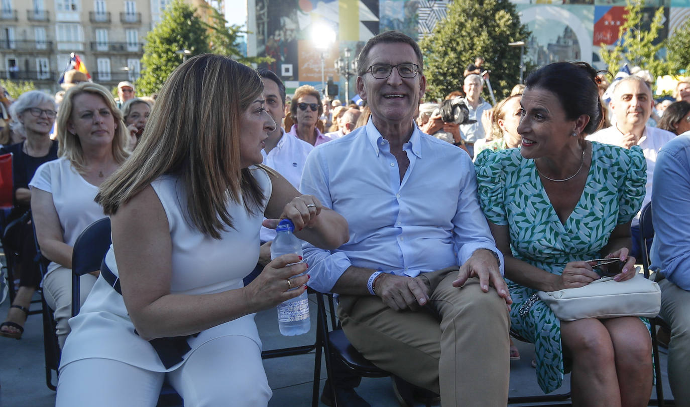 María José Sáenz de Buruaga, Alberto Núñez Feijóo y Gema Igual.