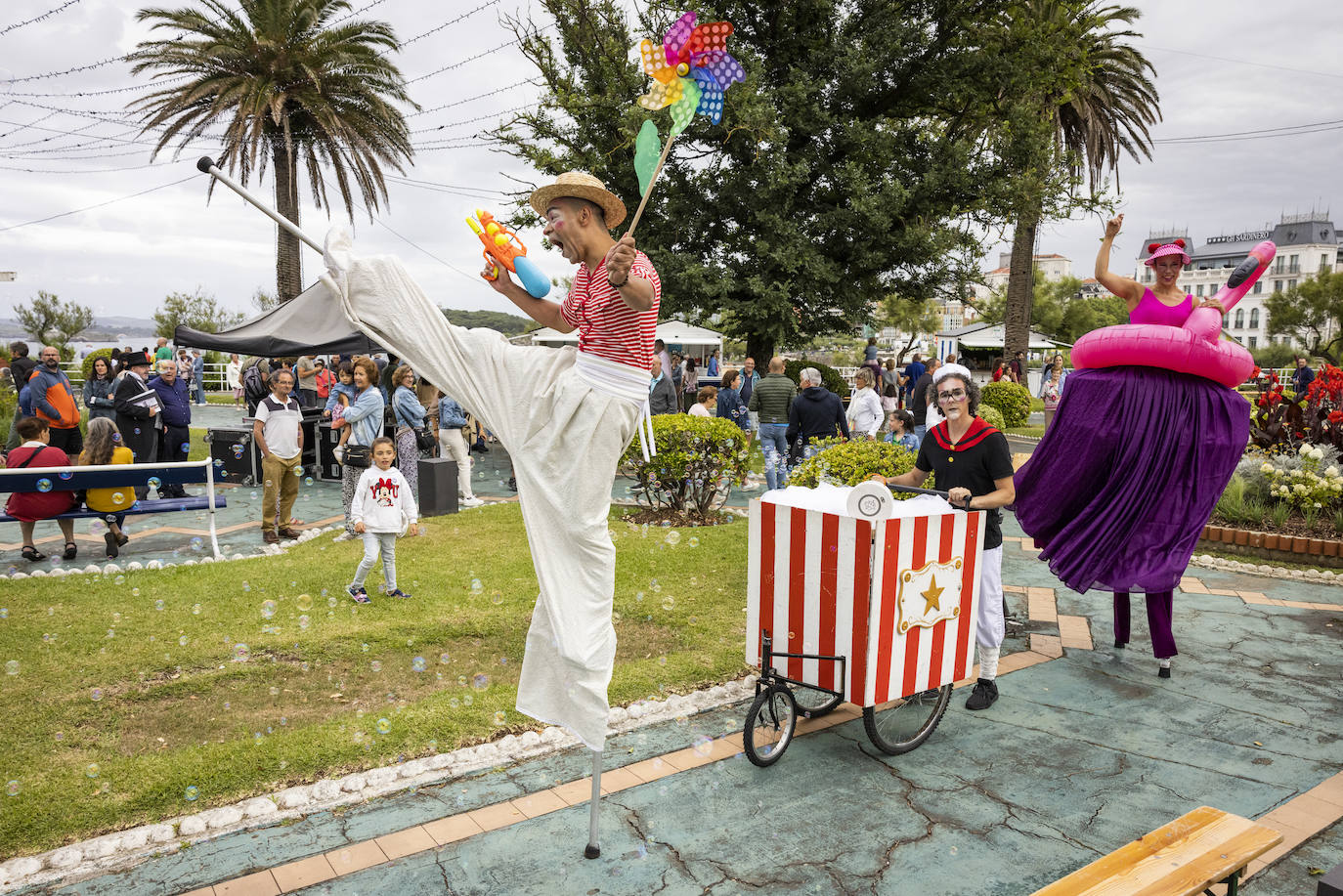 Numero público presenció las actividades pese a la amenaza contínua de lluvia.