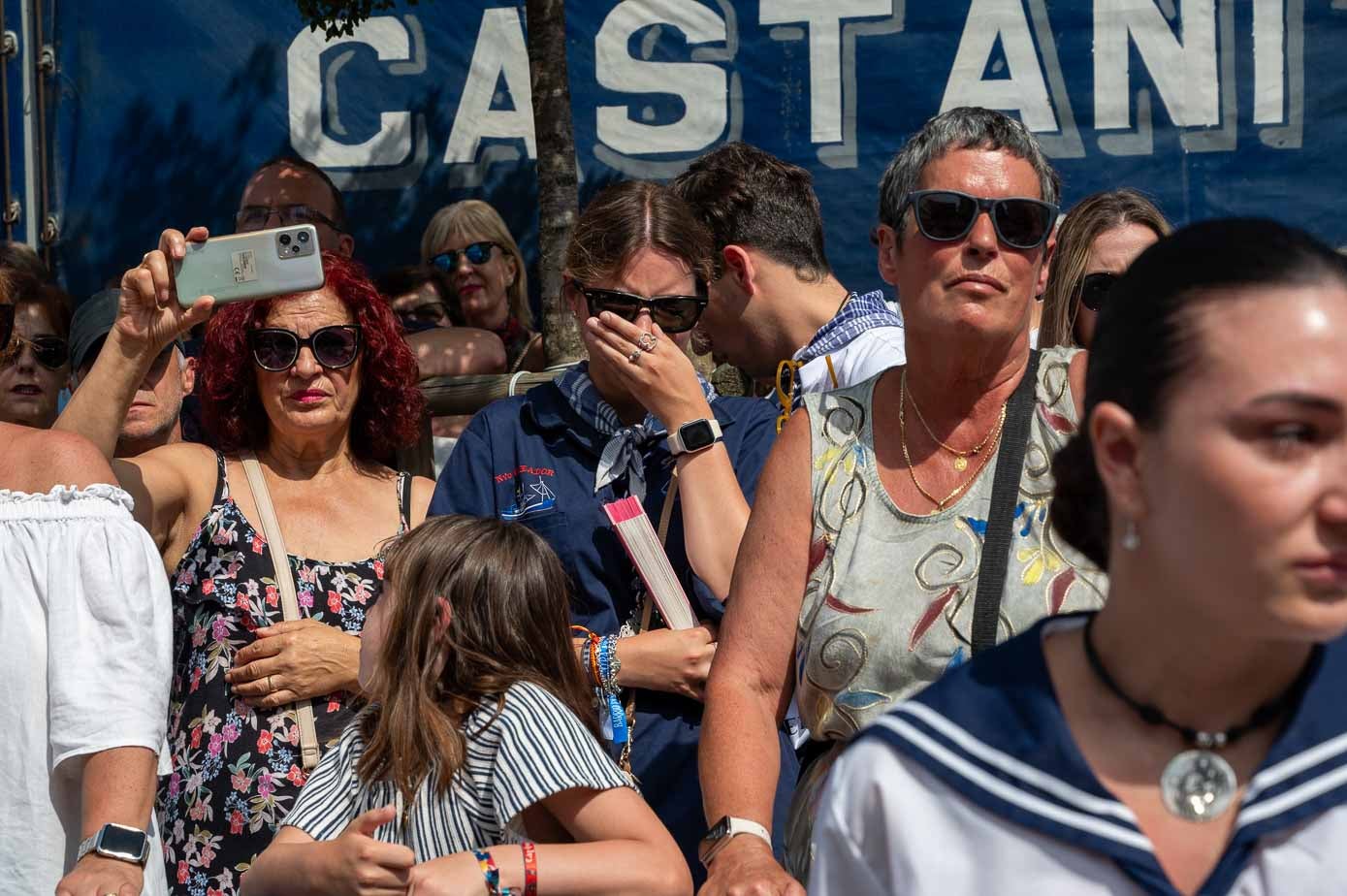 La procesión ha sido muy emotiva ya que ha honrado a la Virgen del Carmen, patrona de los marineros, y a todos los pescadores fallecidos