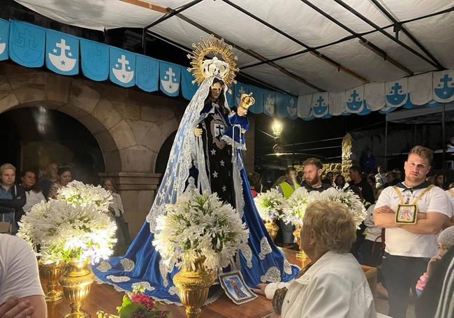 El momento de encontrarse con la Virgen en esta fecha es muy esperado por miles de fieles.