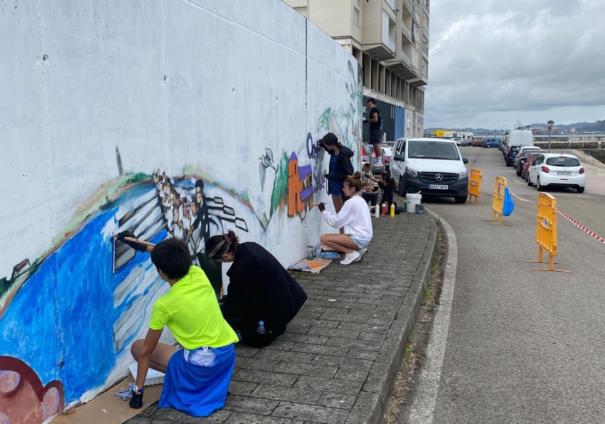 El grupo de voluntarios, en uno de los días de trabajo, que ya se han dado por finalizados.