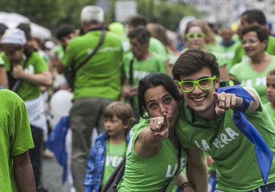 LAS PEÑAS SIEMPRE PONEN SU PUNTO. Además de animar las calles y la fiesta, las peñas de la ciudad llenan esta semana la programación de actos pensados para recaudar fondos. La diversión también es solidaria.