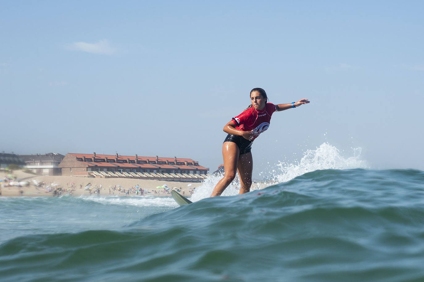 En Somo se abrió la primera escuela de surf de España.