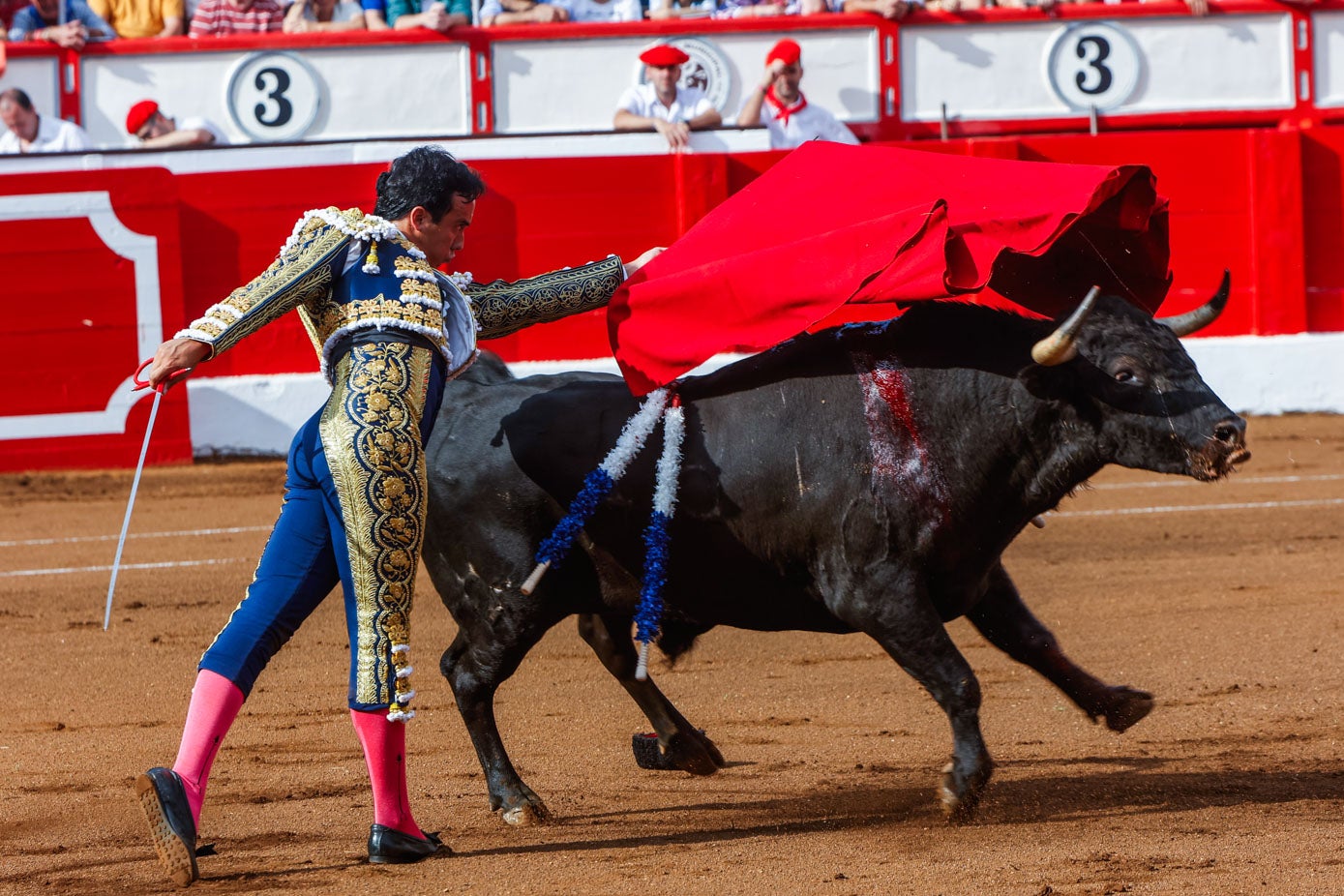 Otro pase de pecho de Álvaro Seseña.