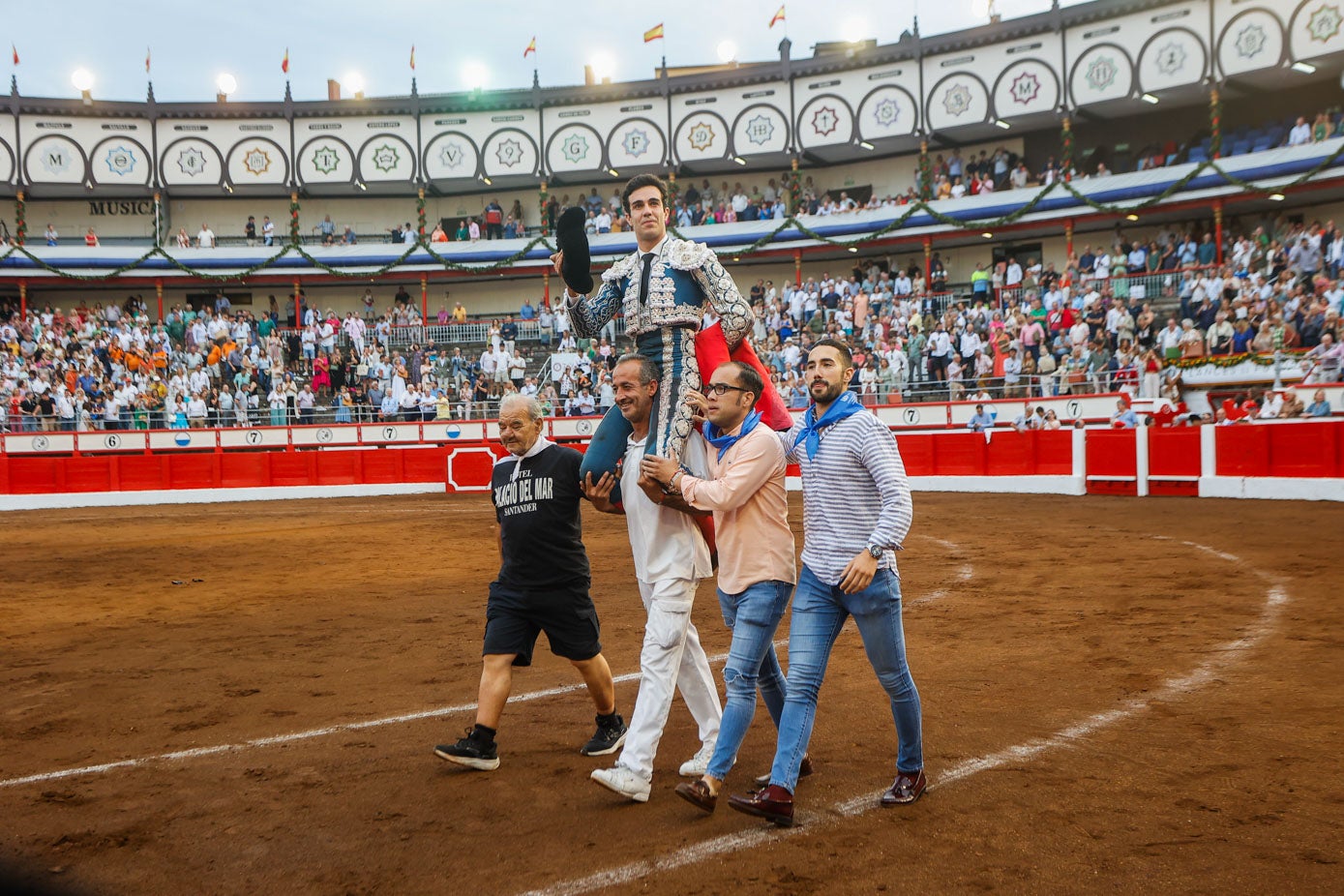 Tomás Rufo fue el triunfador de la tarde tras cortar dos orejas.