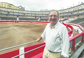 Antonio Bañuelos , en la plaza de Cuatro Caminos.