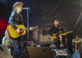 El músico vasco volvió a Cantabria para reencontrarse con los aficionados en su concierto de este domingo en la Porticada.