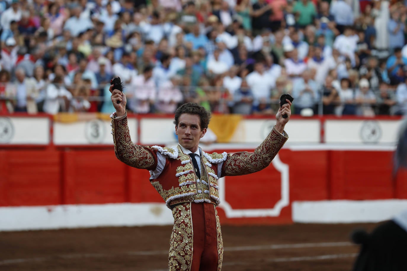 Gines Marín con las dos orejas cortadas