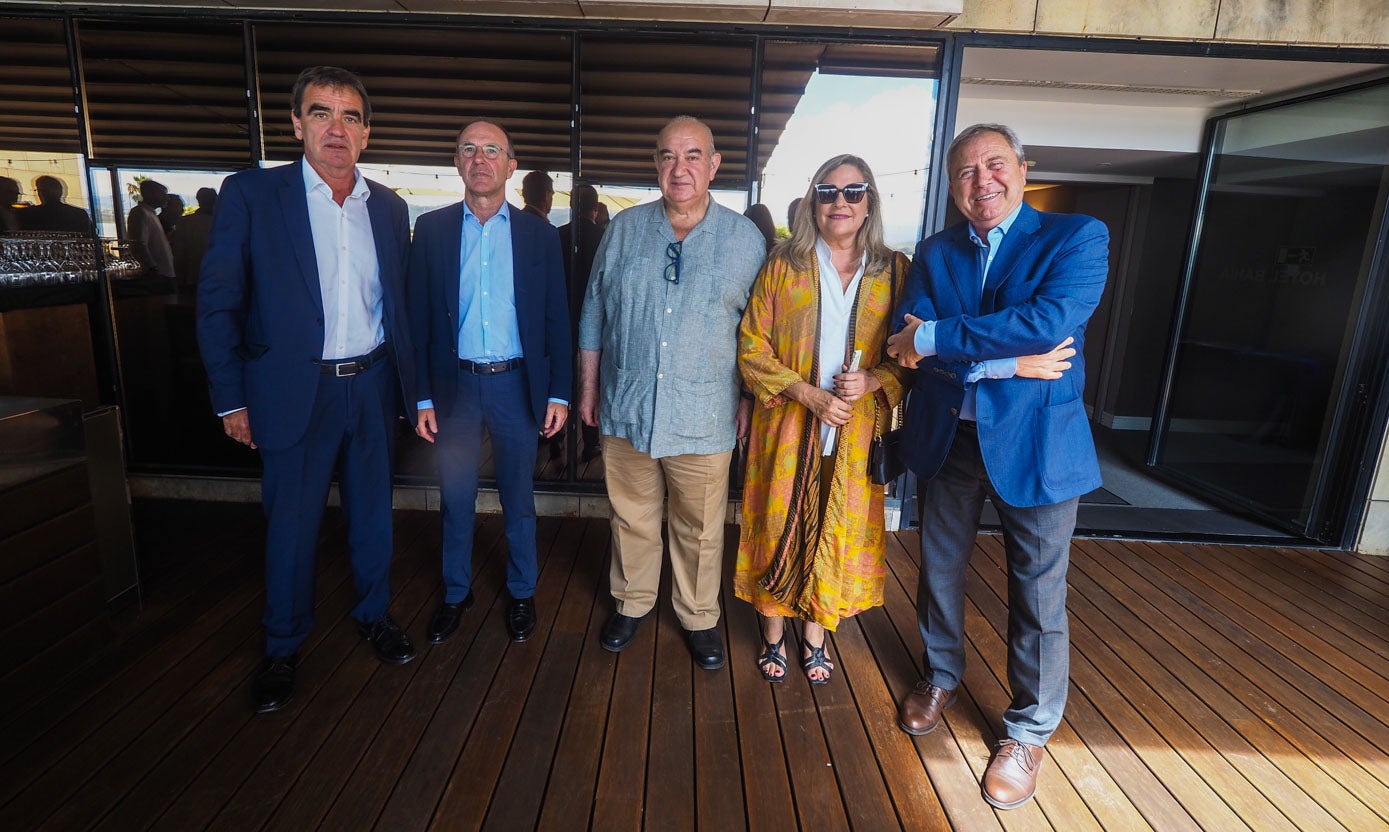 Ignacio Pérez, Gonzalo Gómez, Emilio del Valle, Mercedes Palacios y José Ramón Álvarez. 