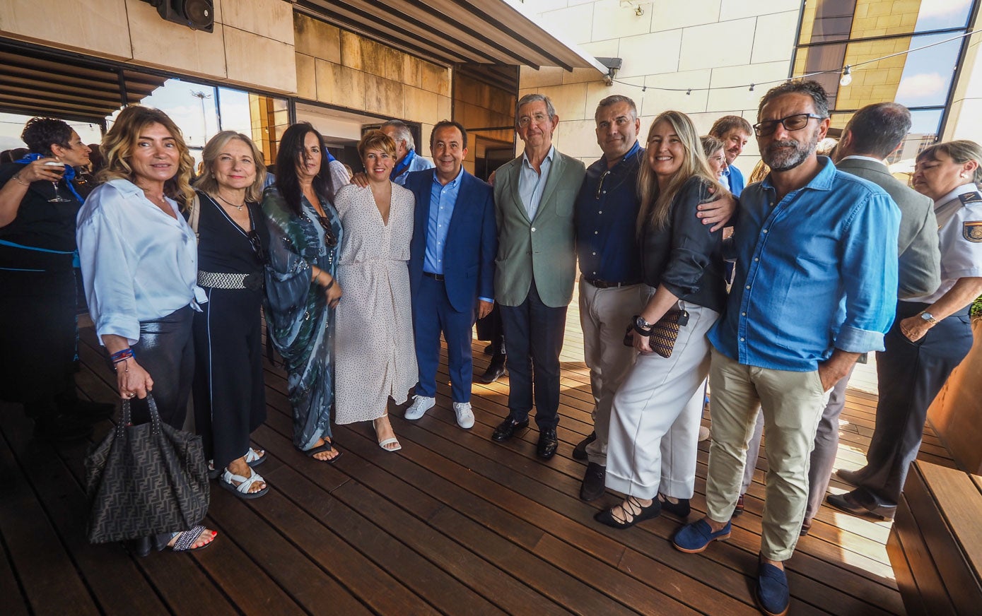 Marta Cimas, María Pilar Gómez Fernández, Elena Pérez Mantecón, María Antonia Echevarría, Carlos Fernández, Luis Revenga, Carlos Pérez, Beatriz Gamero y Víctor Molín.