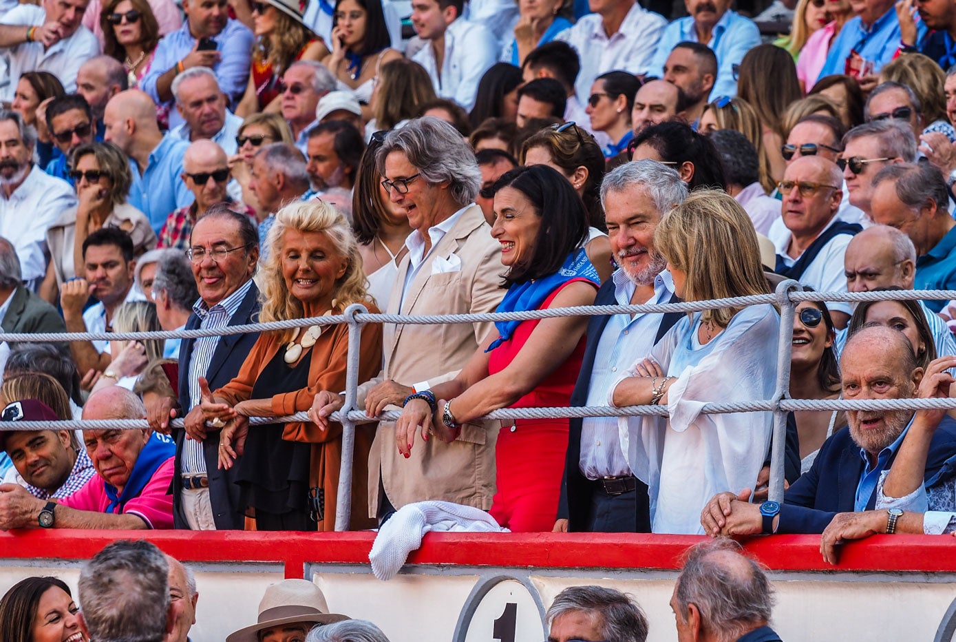 José Manuel Bartolomé, Isabel Tocino, Poty, Gema Igual, José Luis Santos (presidente de Hoteles Santos), Cristina Llanes y Mariano Linares.