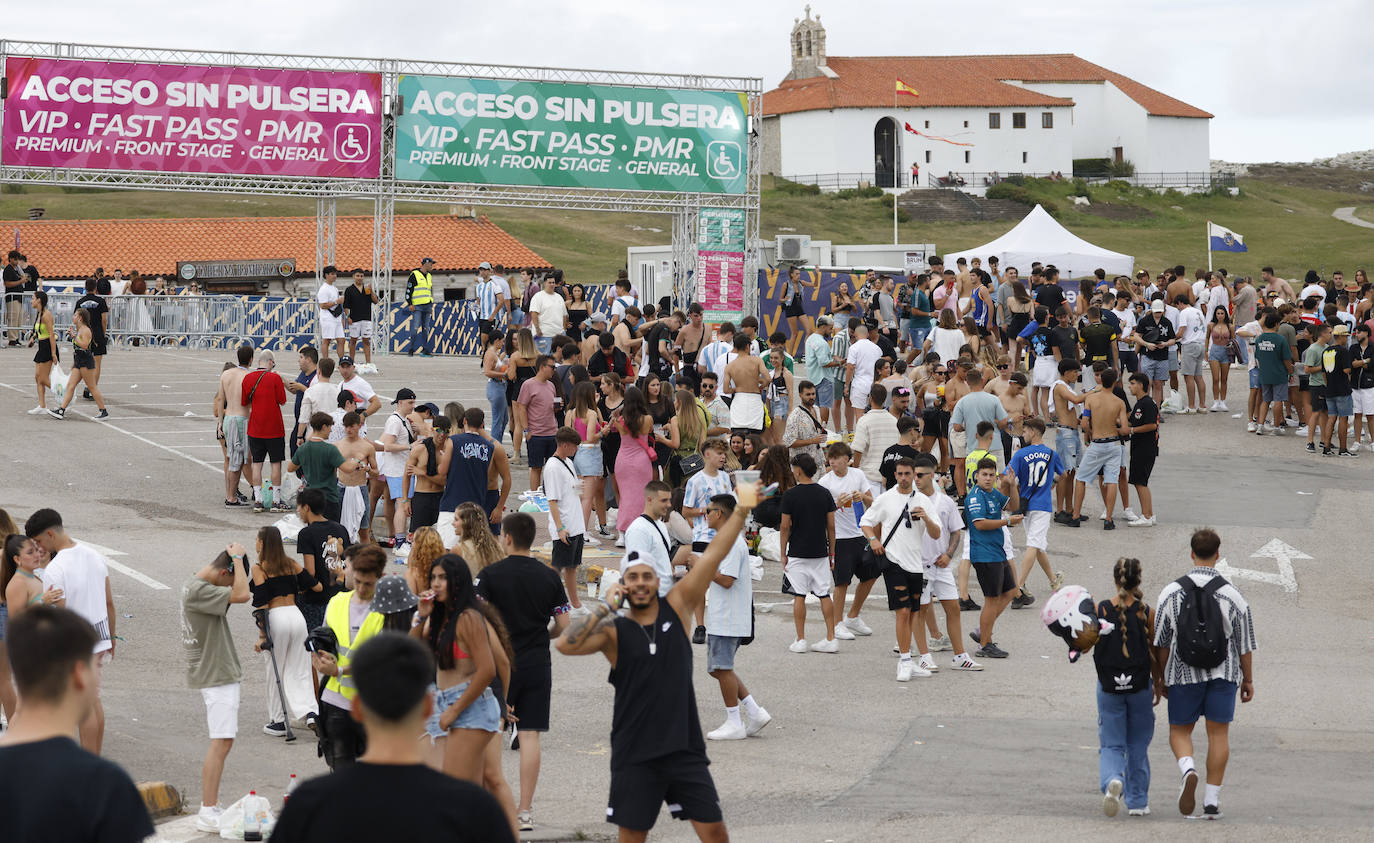 Desde que las puertas se abrieron hasta que comenzaron los conciertos hubo cuatro horas de 'tiempo muerto' 