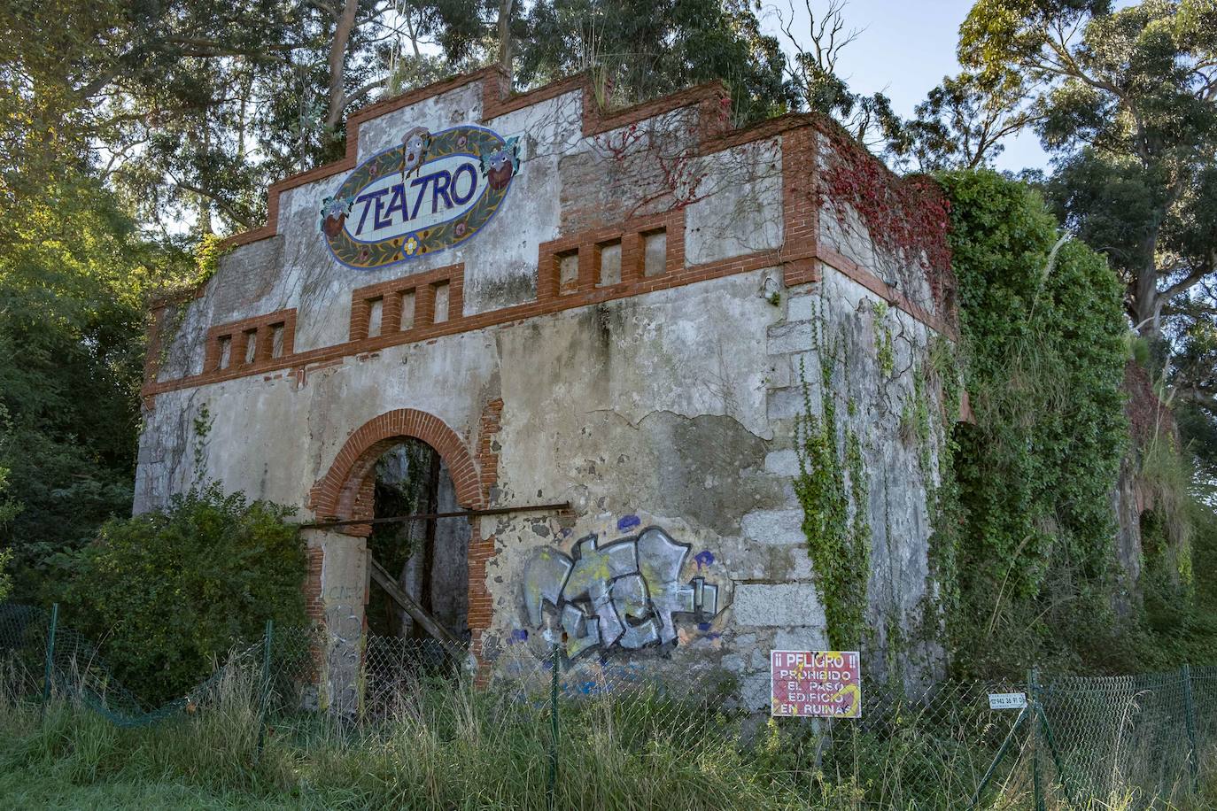 Imagen antes - La transformación del teatro de Pedrosa.