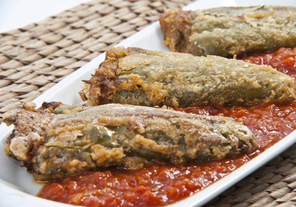 Pimientos verdes rellenos de carne.