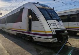 Un tren de Renfe que se encarga de los desplazamientos con los bonos gratuitos.