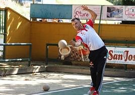 Óscar González fue el jugador que más bolos derribó ayer.