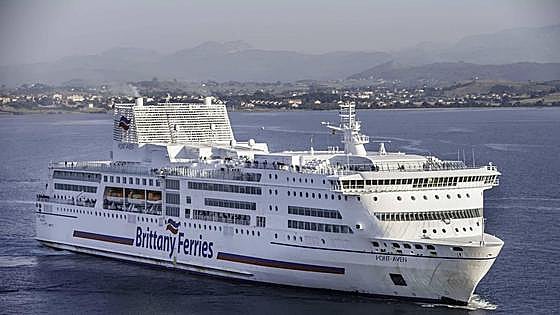 El ferri que salió el lunes de Santander, desviado a Brest por una intoxicación alimentaria
