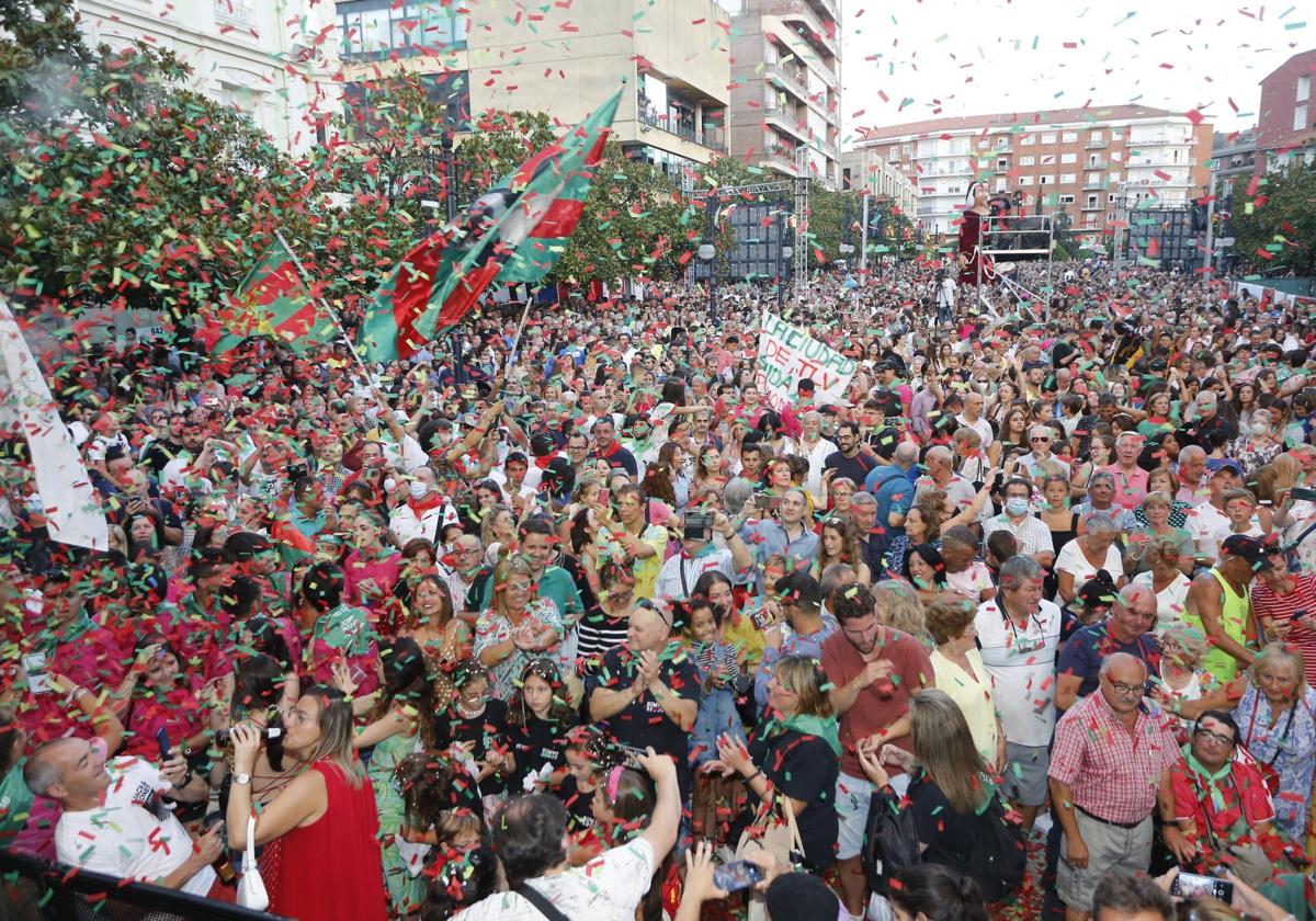 El pregón volverá a convocar a cientos de personas hoy a las 21.00 horas, en el Bulevar Demetrio Herrero.