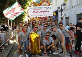 Los Patrooners recibieron el premio de ganadores de la primera Liga de Peñas durante la Gala Floral de 2022.