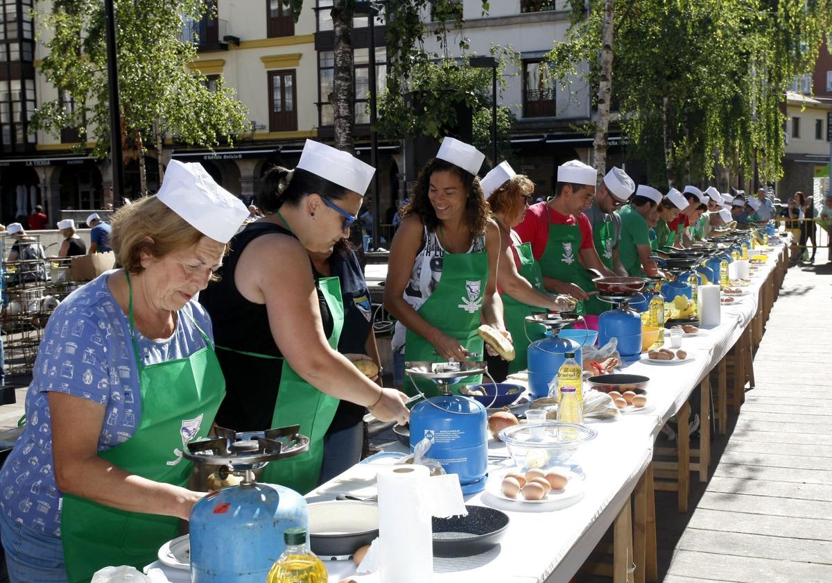 En el concurso de tortillas, el más veterano, podrán participar 65 personas.