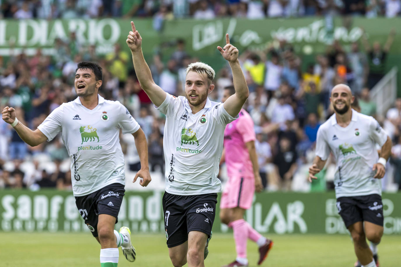 Peque marcó el tercero de penalti