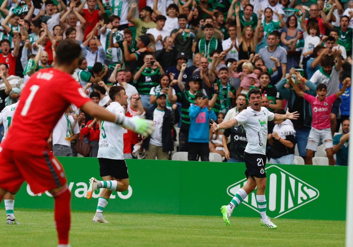 Aldasoro celebra el segundo gol