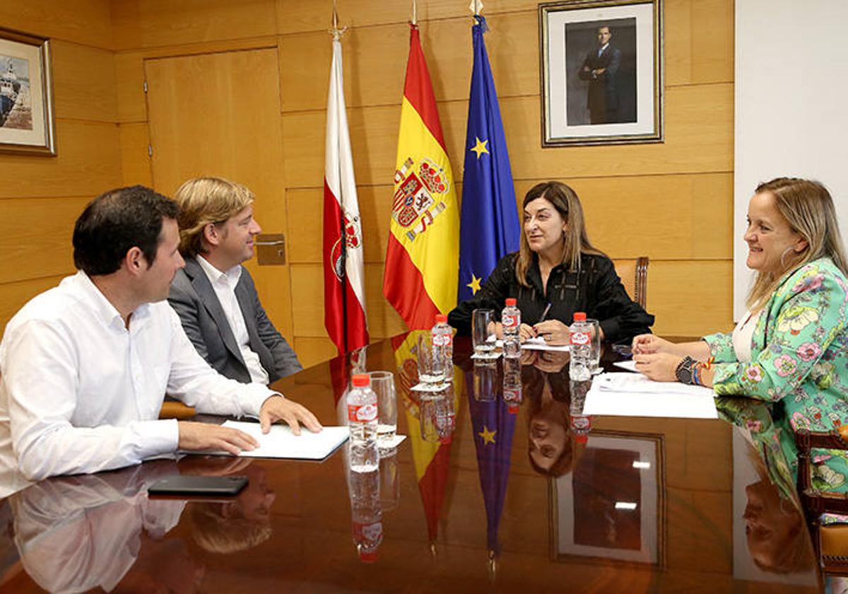 Imagen tomada durante la reunión con la Federación de Municipios de Cantabria (FMC).