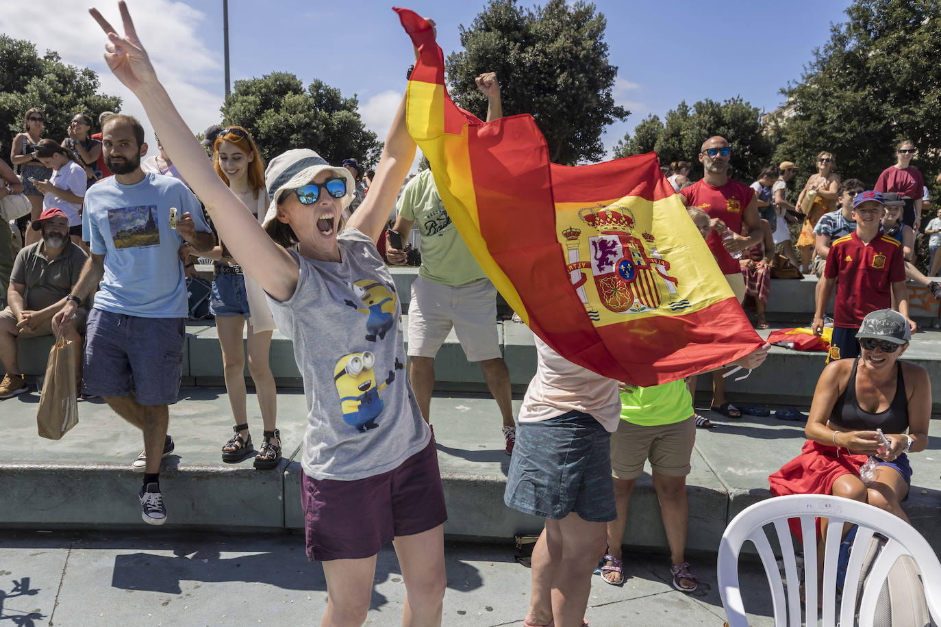 A medida que se acercaba el final del partido se palpaba la euforia en los Jardines de Pereda. 