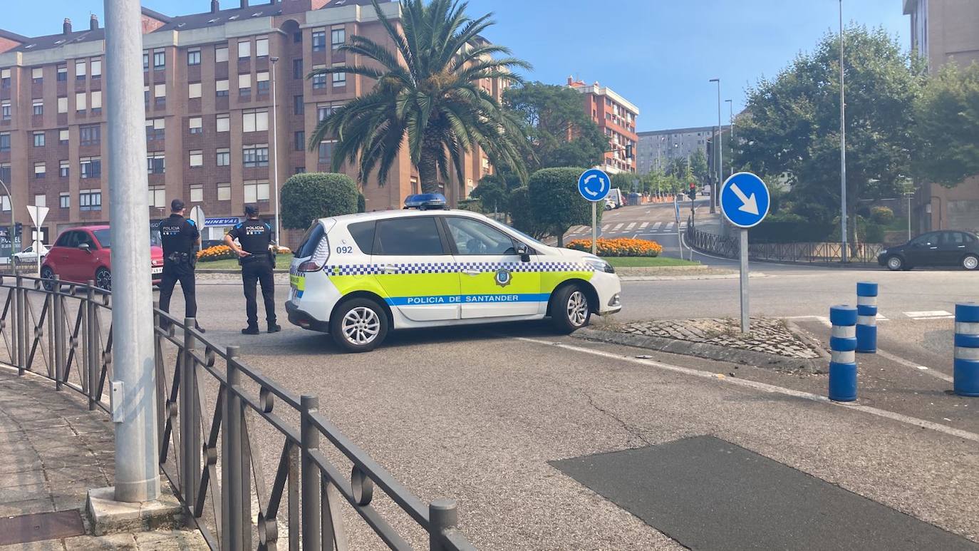 En la avenida de Los Castros, la Policía Local está cortando el tráfico en varios puntos