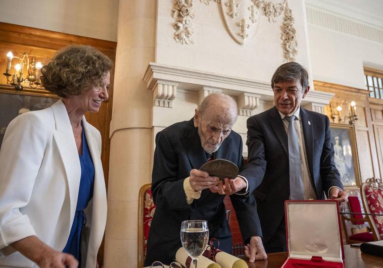 Yolanda Fernández Montes, Álvaro Pombo y Carlos Andradas