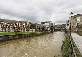 El Gobierno inicia la limpieza del cauce del Asón para minimizar el riesgo de inundaciones en Ampuero