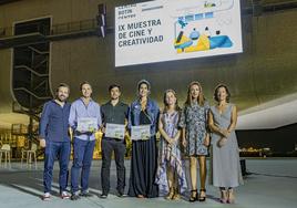 Los ganadores de la IX Muestra, junto a miembros del jurado y representantes de Bridgestone y del Centro Botín.