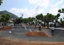 Pista de pump track en el Pasaje de Santoña.